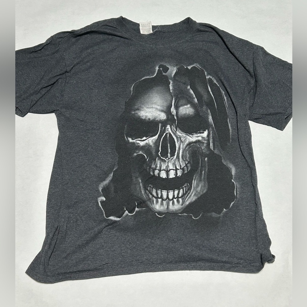 Fruit of the Loom Skeleton T Shirt - Men’s Large